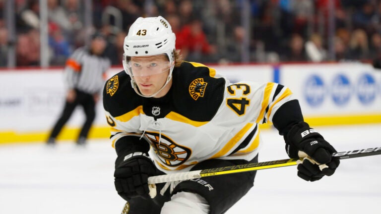 Bruins sign Danton Heinen to a one-year contract