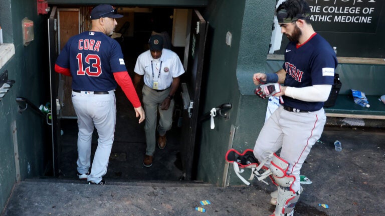 Red Sox teammates pay tribute to late Tim Wakefield