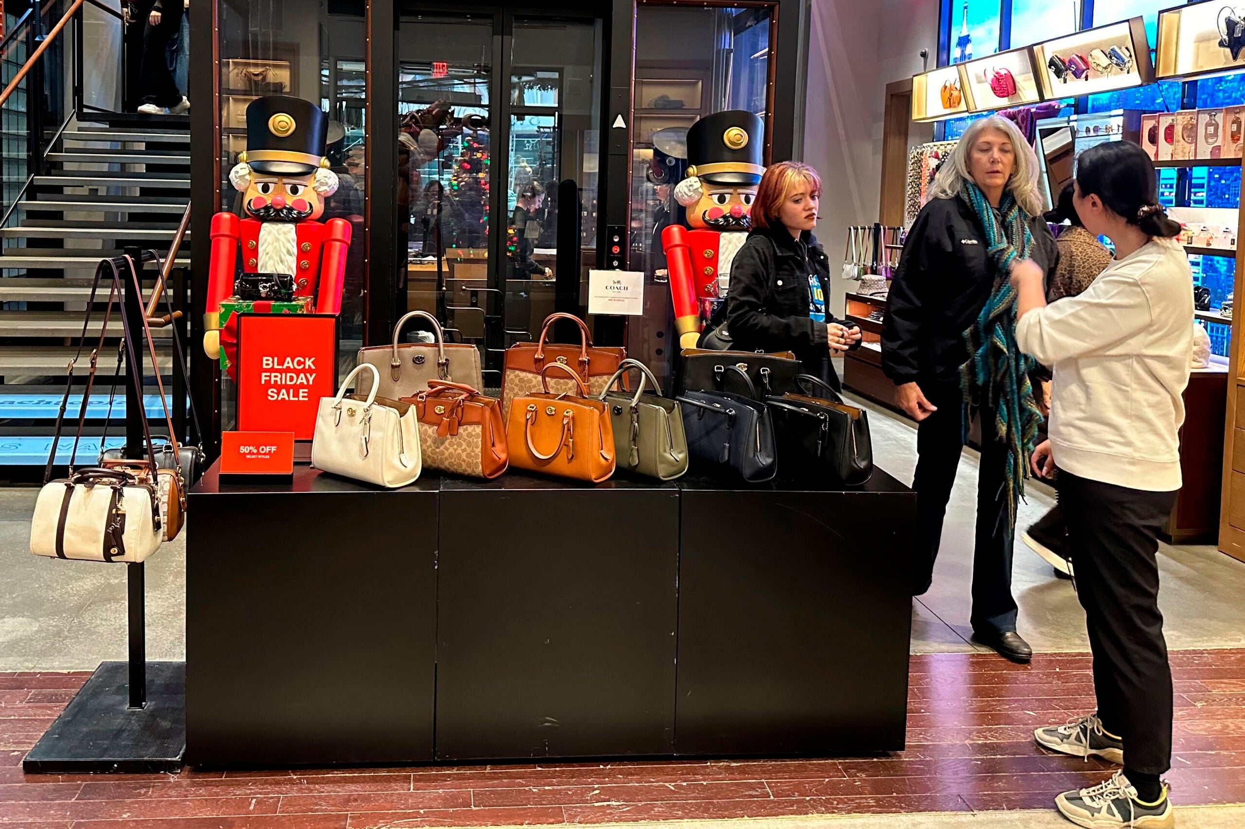 Merchandising: Stores Reconfigure for 'Black Friday' - Media Play News