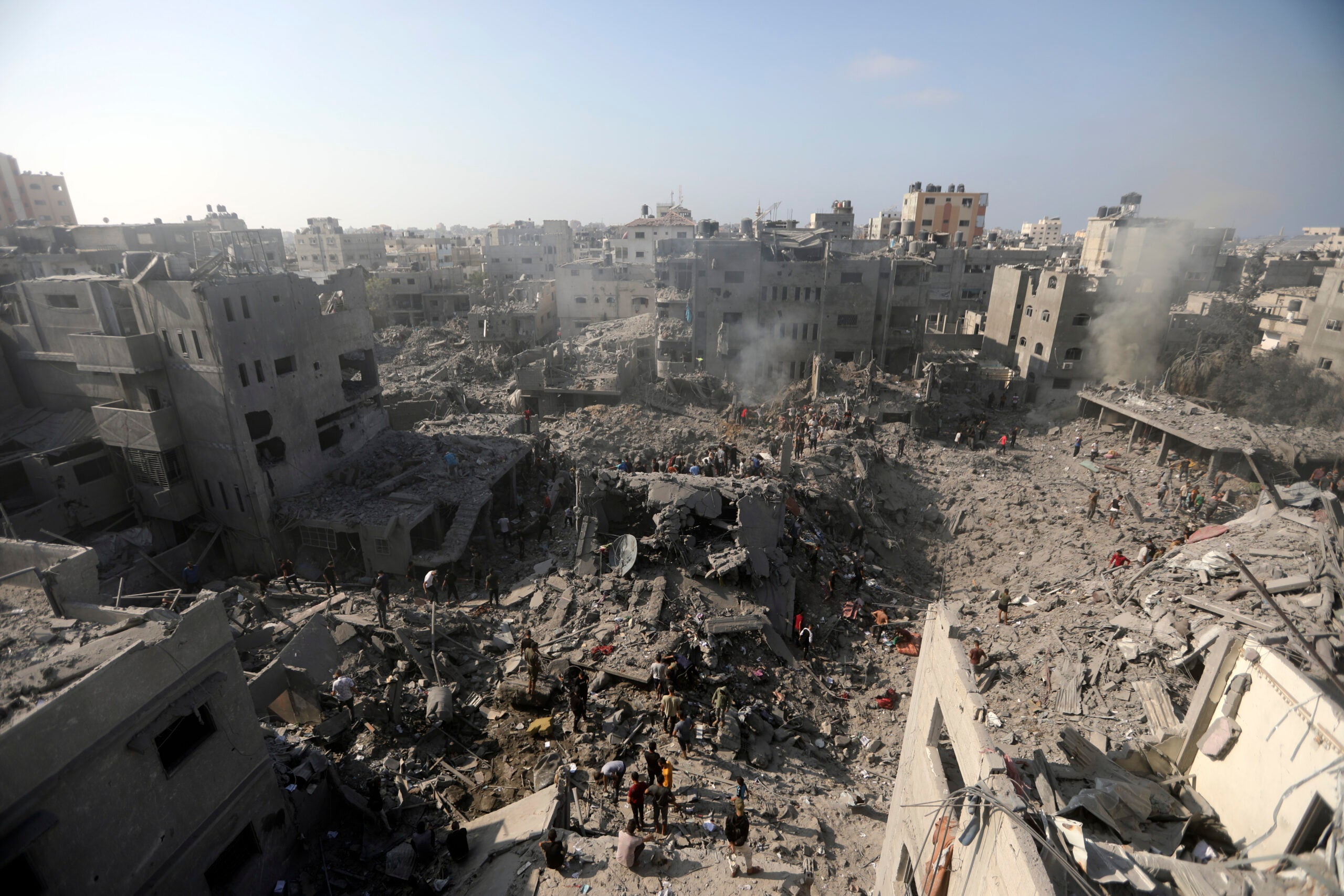 Gaza strip, Gaza City. 11th April 2013. A Palestinian man dressed