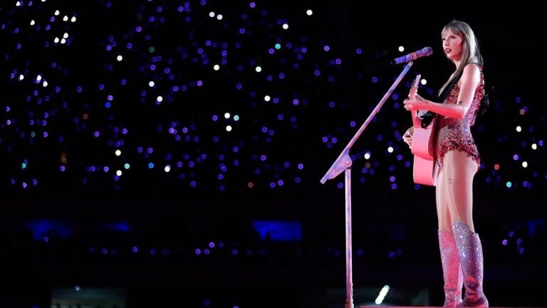 Pink is back: With two open air concerts in the Olympic Stadium
