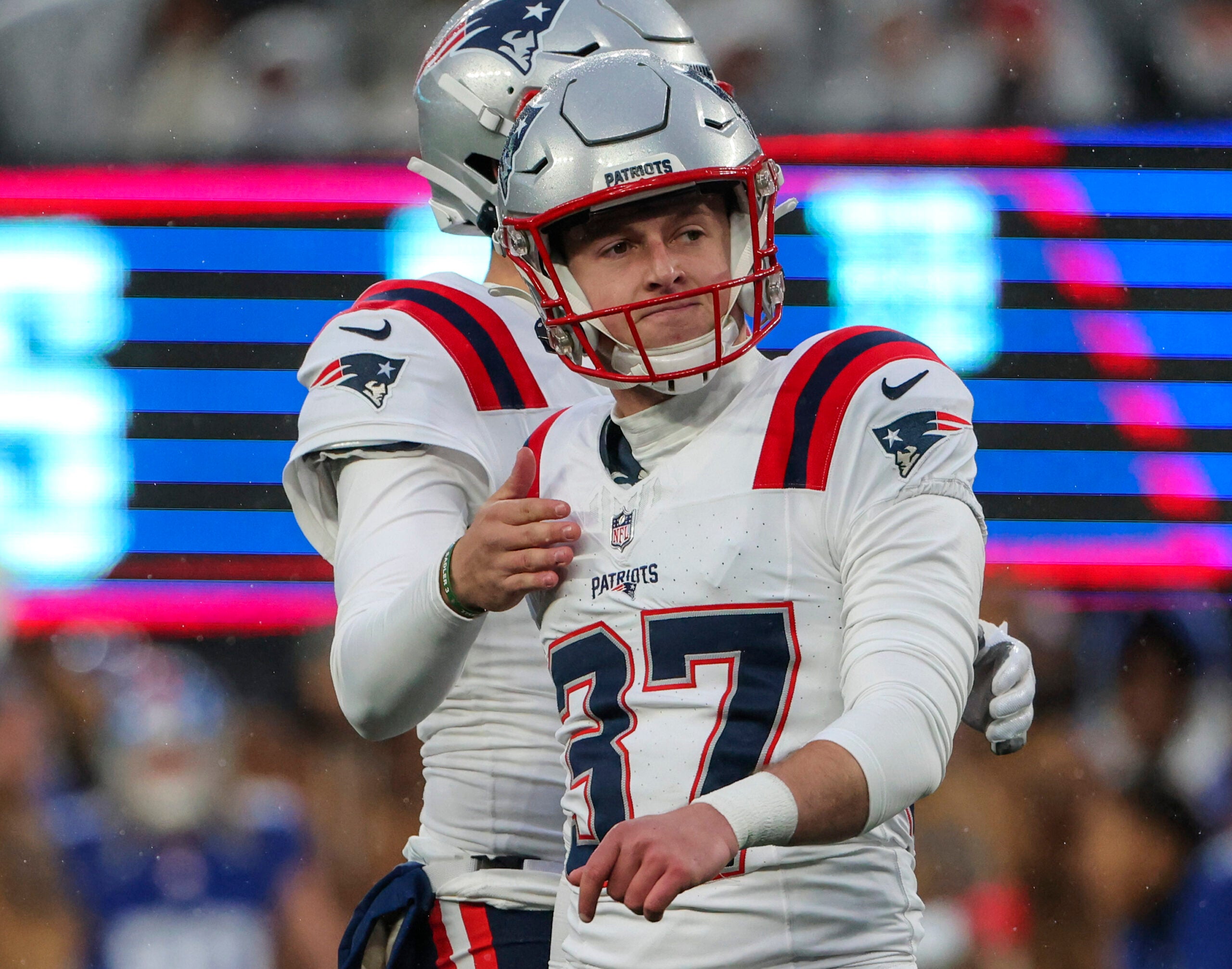 New England Patriots kicker Chad Ryland reacting after missing a game tying 35-yard field goal against the New York Giants during fourth quarter NFL action at MetLife Stadium.