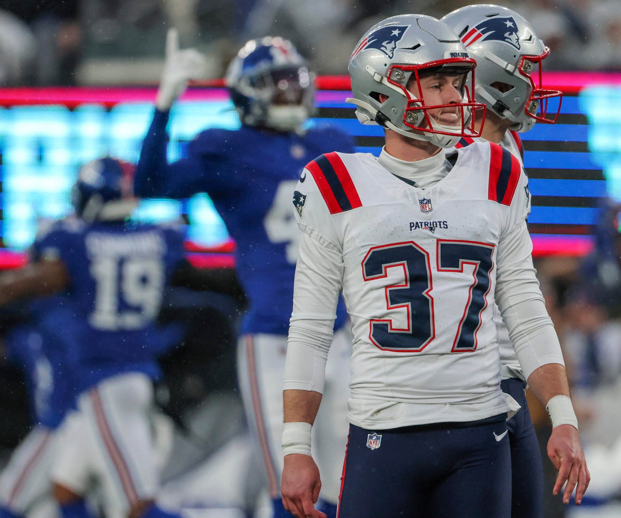 New England Patriots kicker Chad Ryland missing a game tying 35-yard field goal against the New York Giants during fourth quarter NFL action at MetLife Stadium.