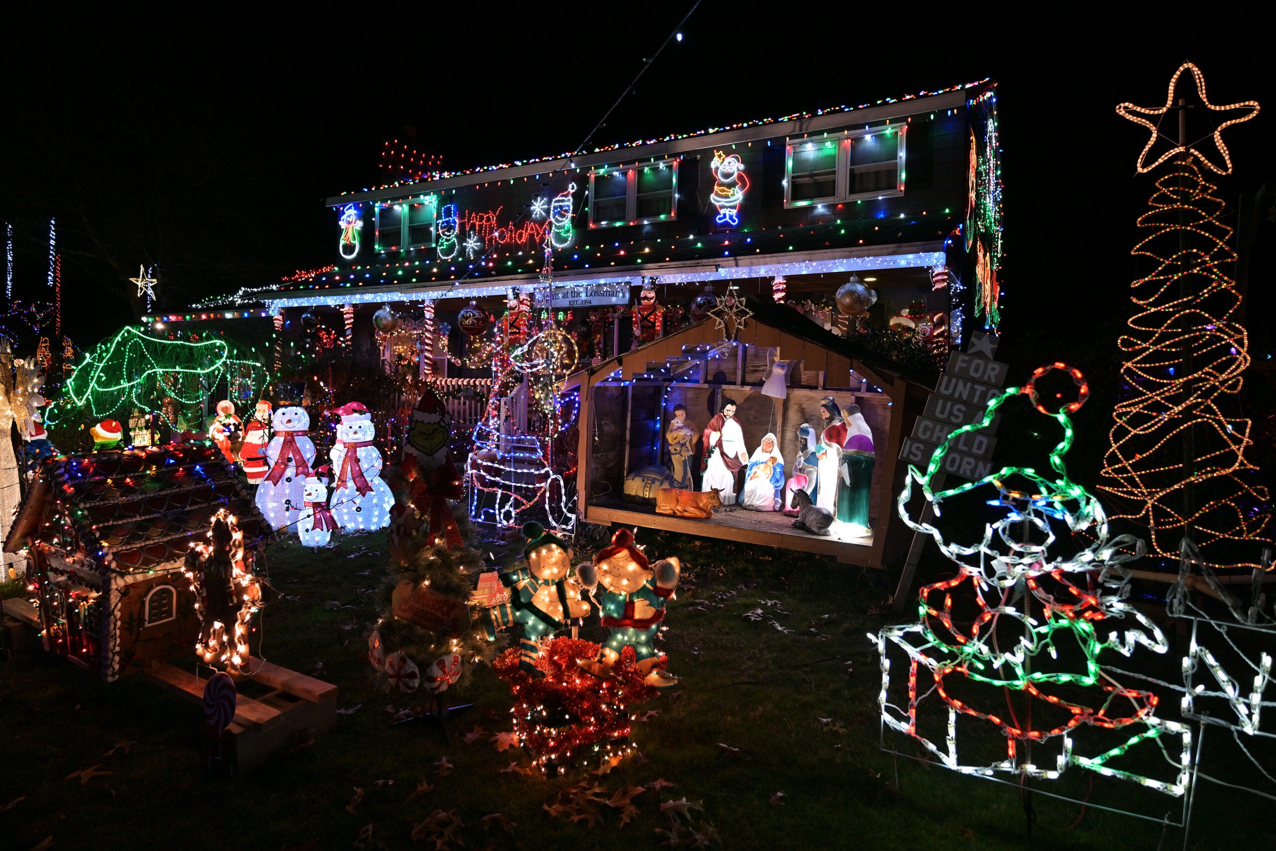 Billerica couple’s gloriously overthetop holiday display takes months