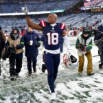 Foxborough, MA- 1/7/24- New England Patriots wide receiver Matthew Slater (18) waves to the crowd after the game. The Jets defeat the Patriots, 17-3, at Gillette Stadium.