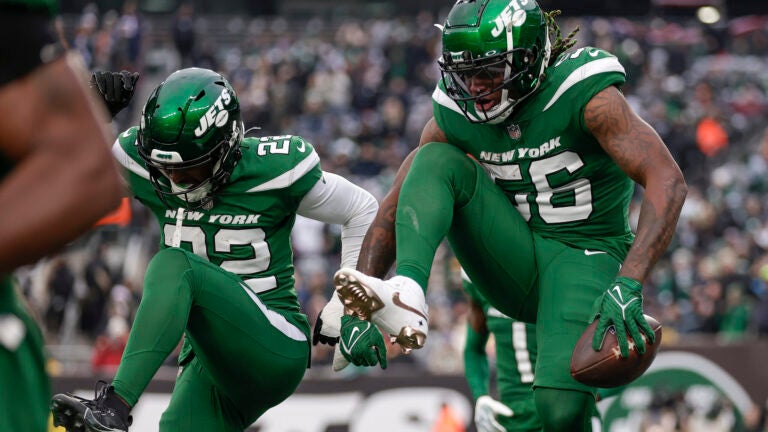 Jets look to end their 15-game skid against the Patriots