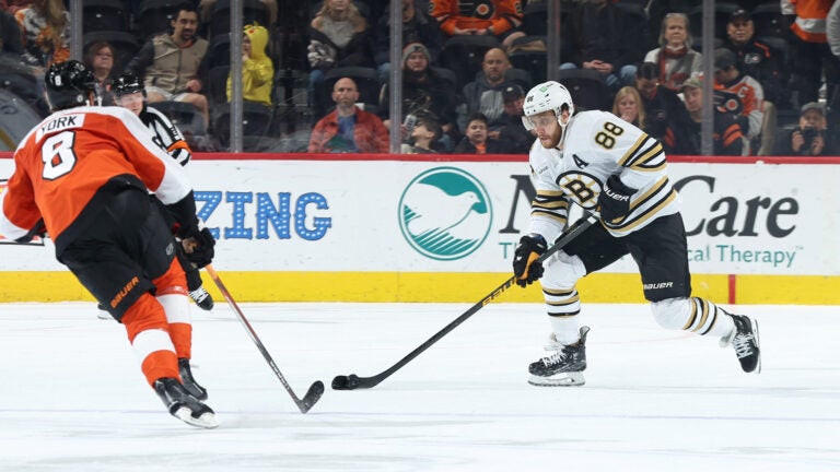 David Pastrnak Leads Bruins To A 6-2 Rout Of The Flyers