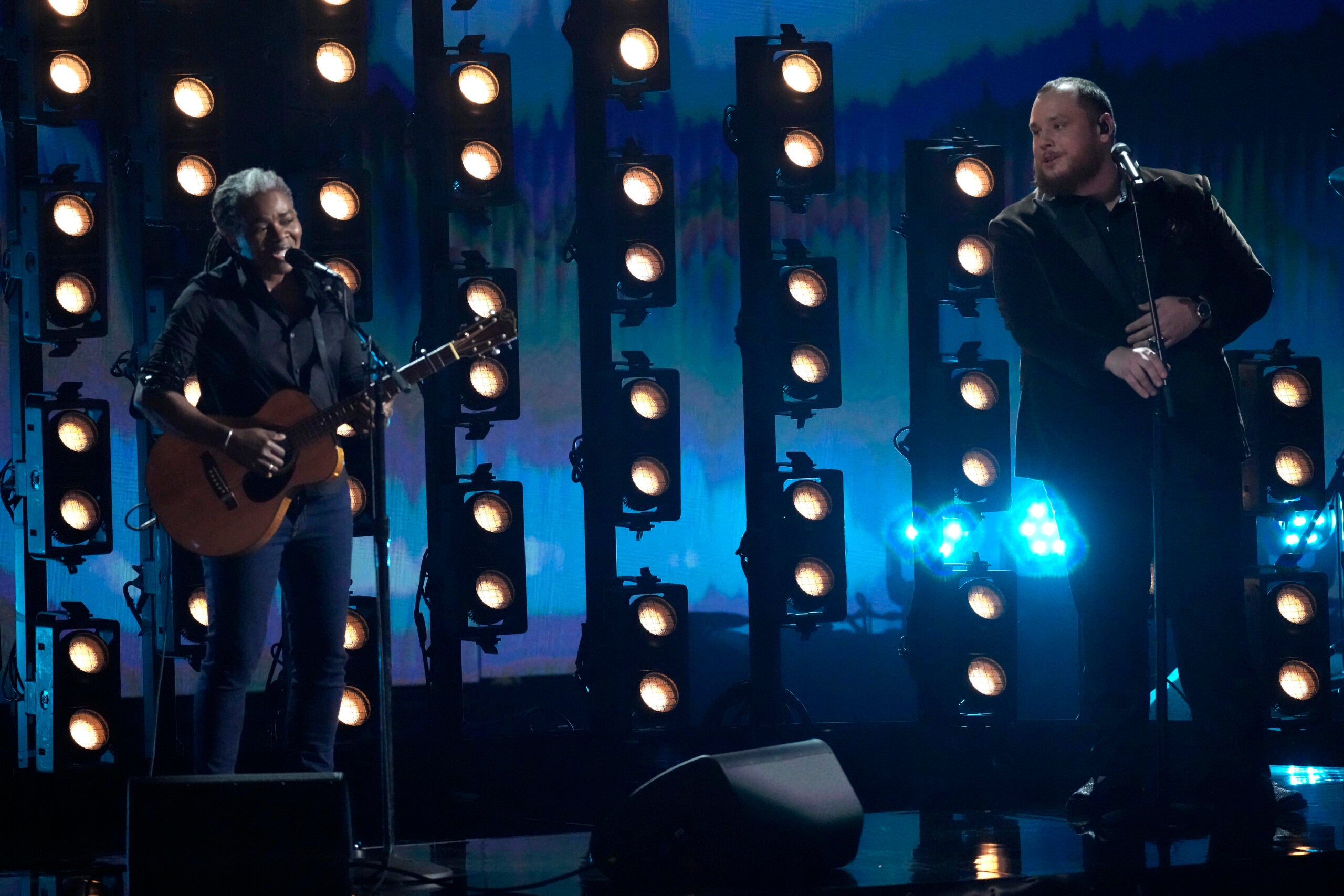 Tracy Chapman and Luke Combs perform "Fast Car." 