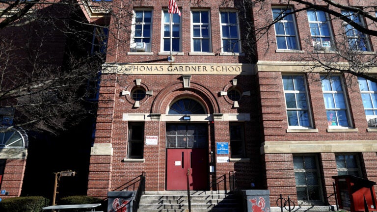 波士顿学校处理性骚扰和欺凌事件不当，校长表示