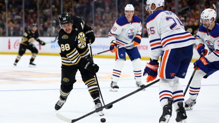 Takeaways: Bruins can&rsquo;t overcome another late-game mental hurdle