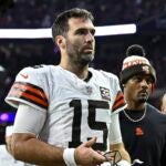 Cleveland Browns quarterback Joe Flacco (15) exits the field at the end of the first half against the Houston Texans during an NFL wild-card playoff football game, Saturday, Jan 13, 2024 in Houston.