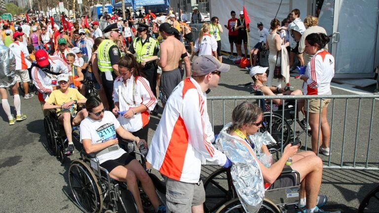 Marathoners are &lsquo;obsessed&rsquo; with weather. These doctors have advice on how to cope with race-day conditions.