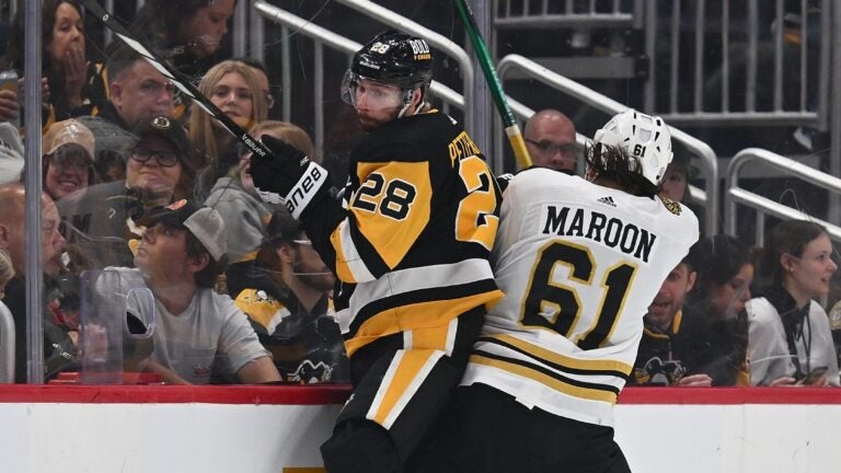 Brad Marchand praises Pat Maroon following Bruins debut