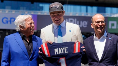 Patriots players react to New England picking Drake Maye at No. 3