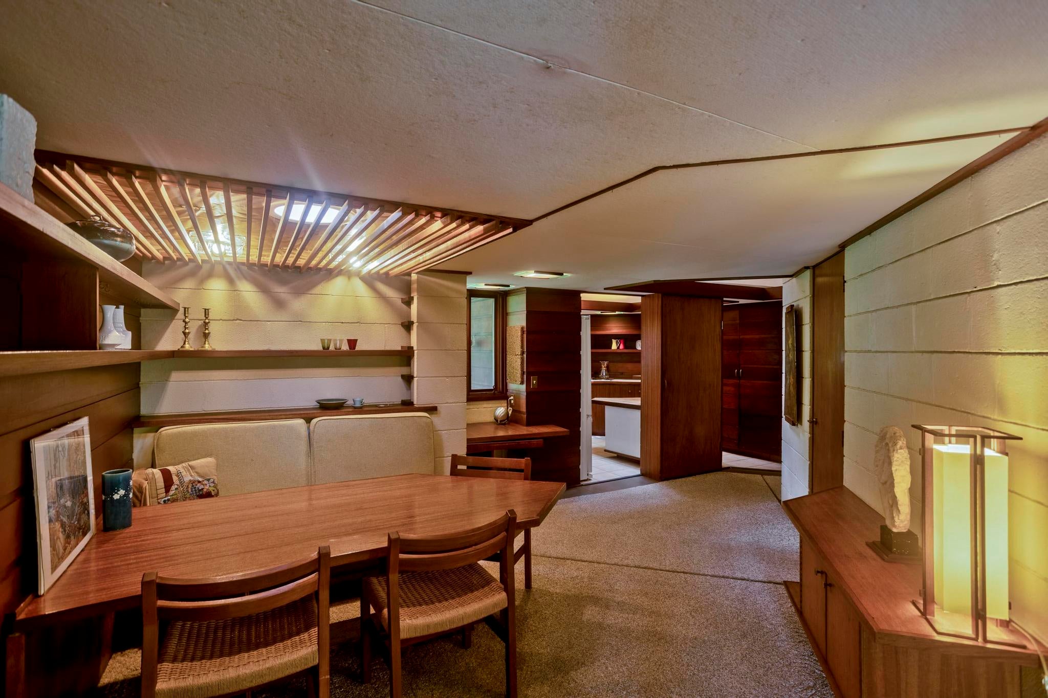 18-newell-pond-greenfield-dining-2