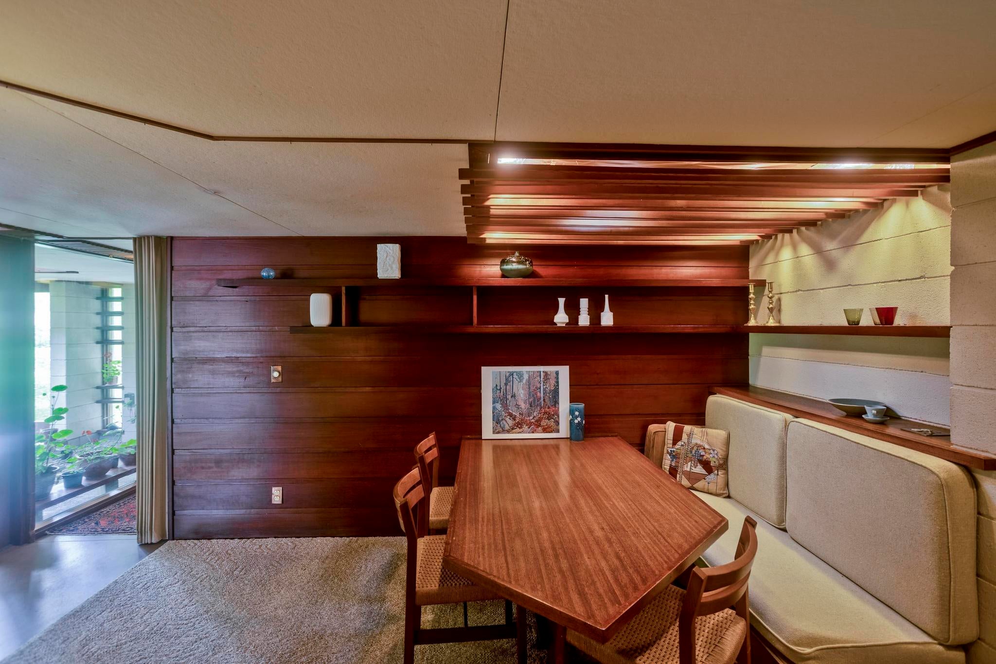 18-newell-pond-greenfield-dining