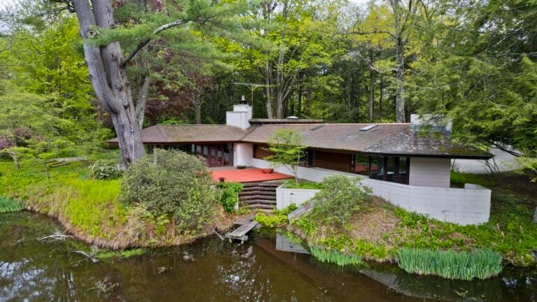 18-newell-pond-greenfield-exterior