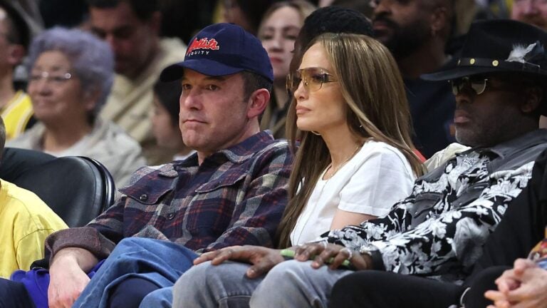 Ben Affleck, Jennifer Lopez photographed together amid rumors of marital trouble