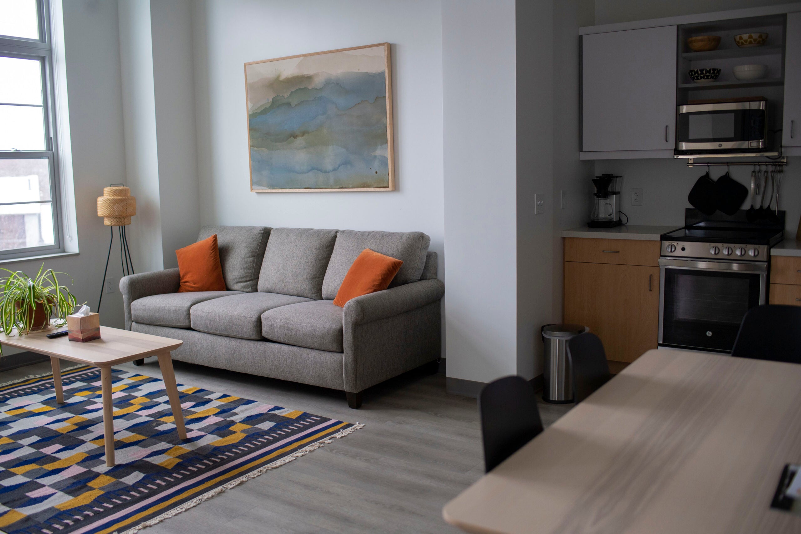 An apartment that offers short-term and long-term rental options at the Commongrounds. 
