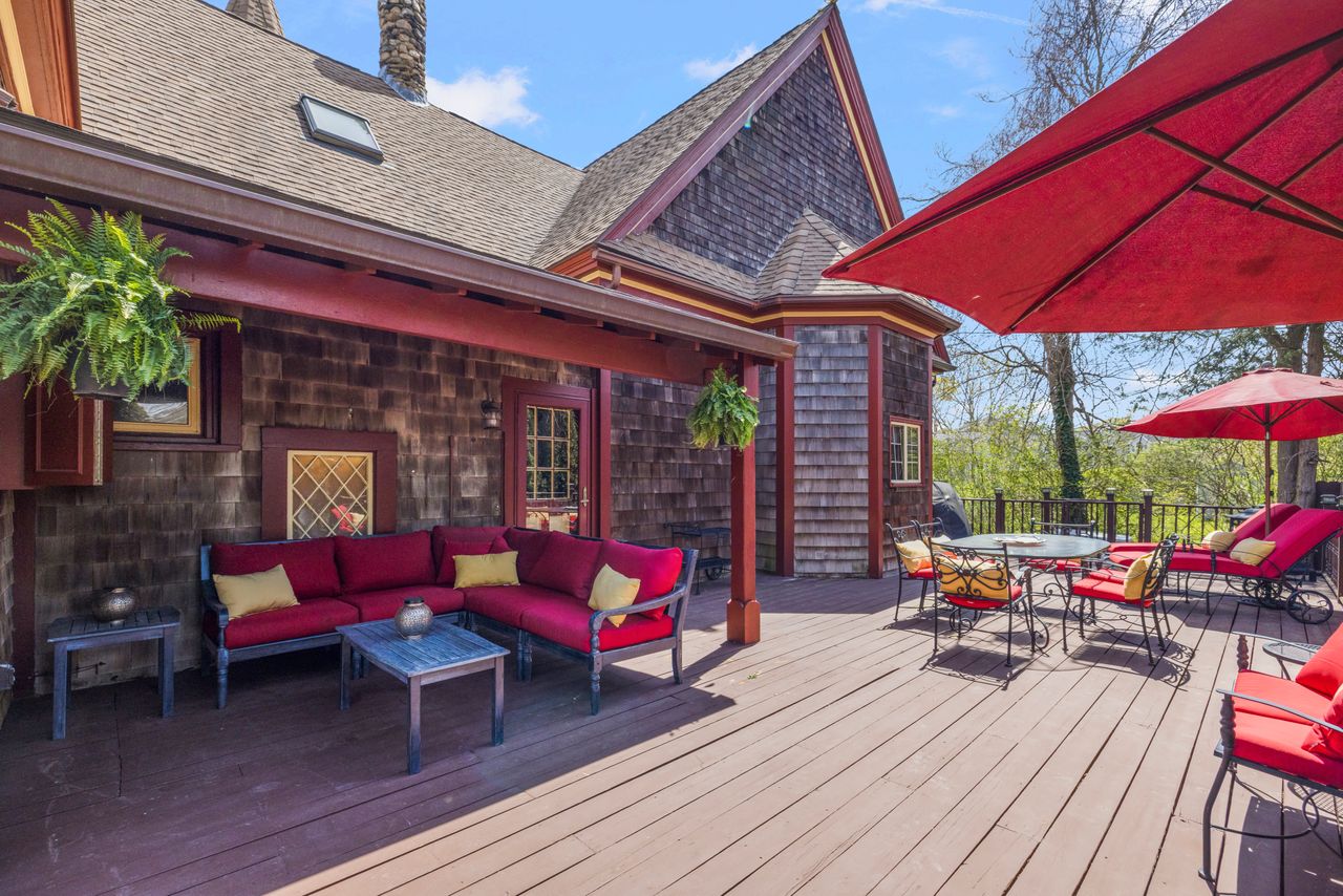101-caswell-st-narragansett-ri-deck
