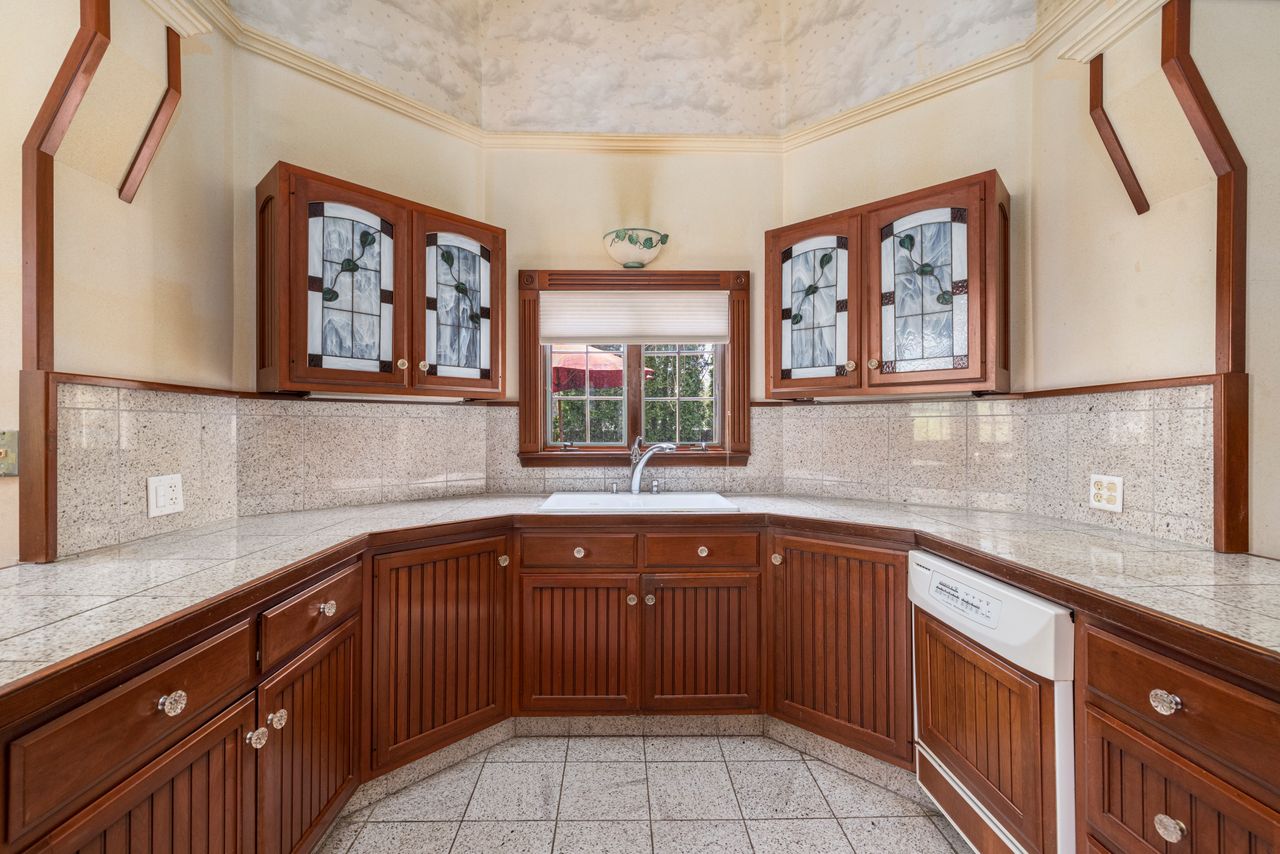 101-caswell-st-narragansett-ri-kitchen R.I.