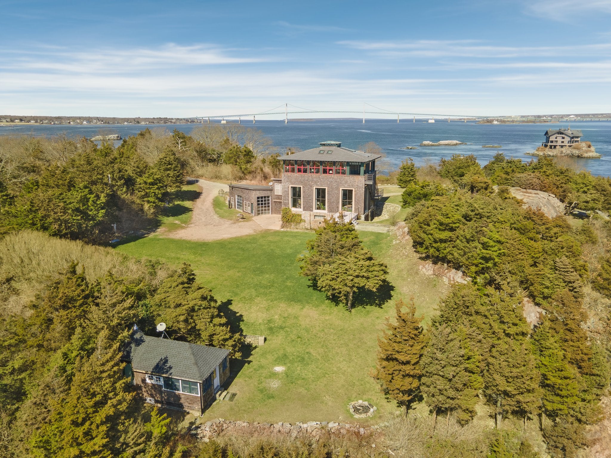 2-fort-wetherill-jamestown-aerial