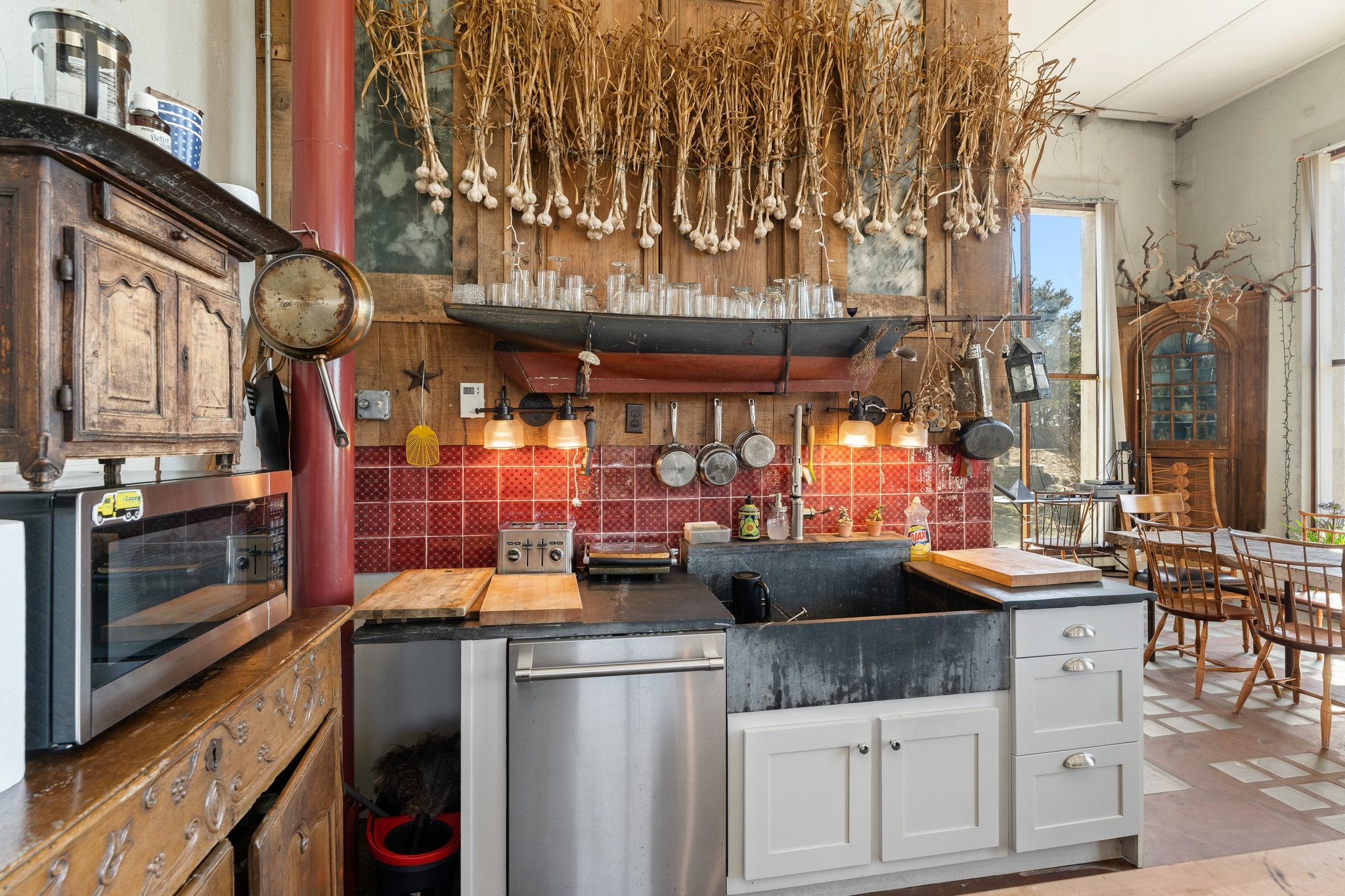 2-fort-wetherill-jamestown-kitchen