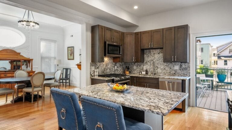 In Boston condo tied to shipbuilder, the only thing that’s salty are the cocktail glasses