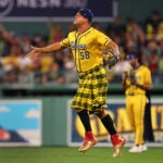 Former Red Sox World Series pitcher Jonathan Papelbon runs to the mound.