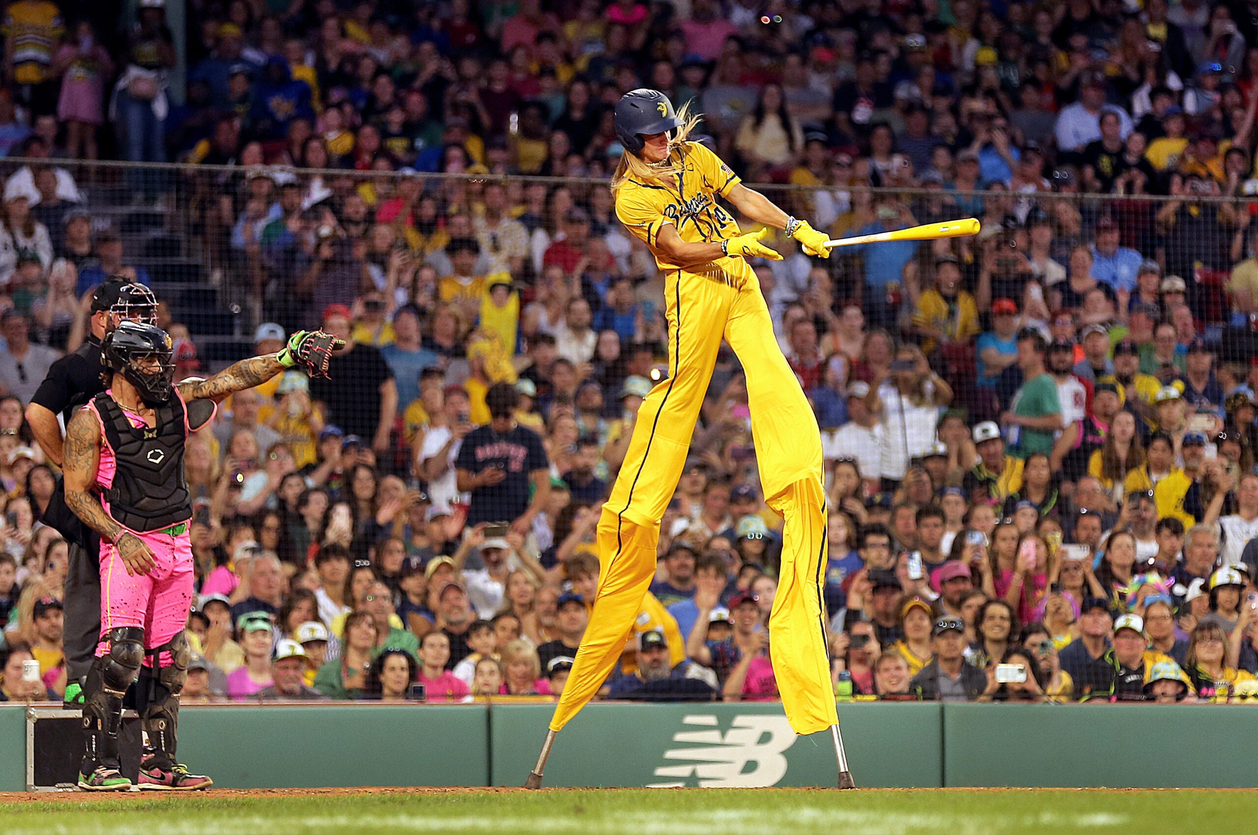 6 takeaways from the soldout Savannah Bananas game at Fenway