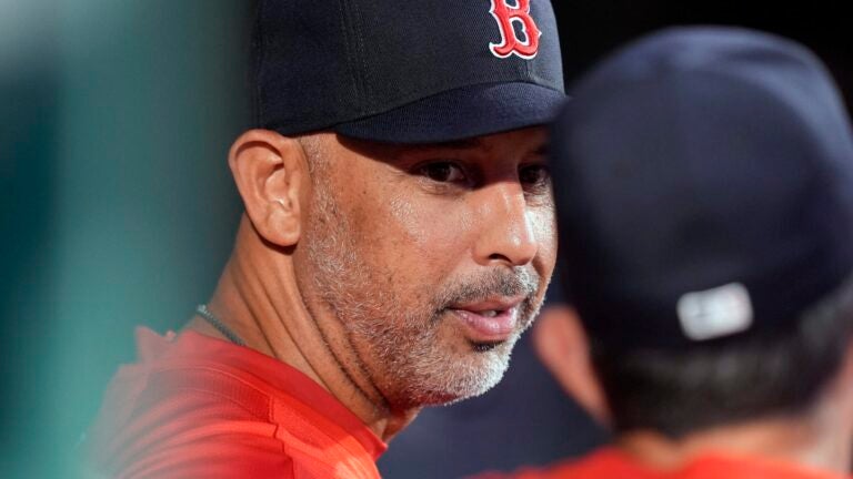 Red Sox manager Alex Cora agrees to 3-year contract extension