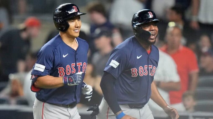 Red Sox stun Yankees 5-3 on 2-run homers in 9th and 10th innings