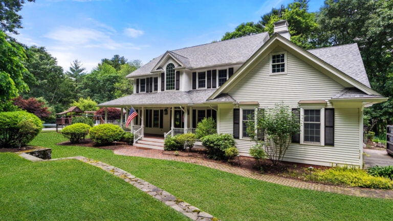 261r-east-foxboro-matt-light-exterior