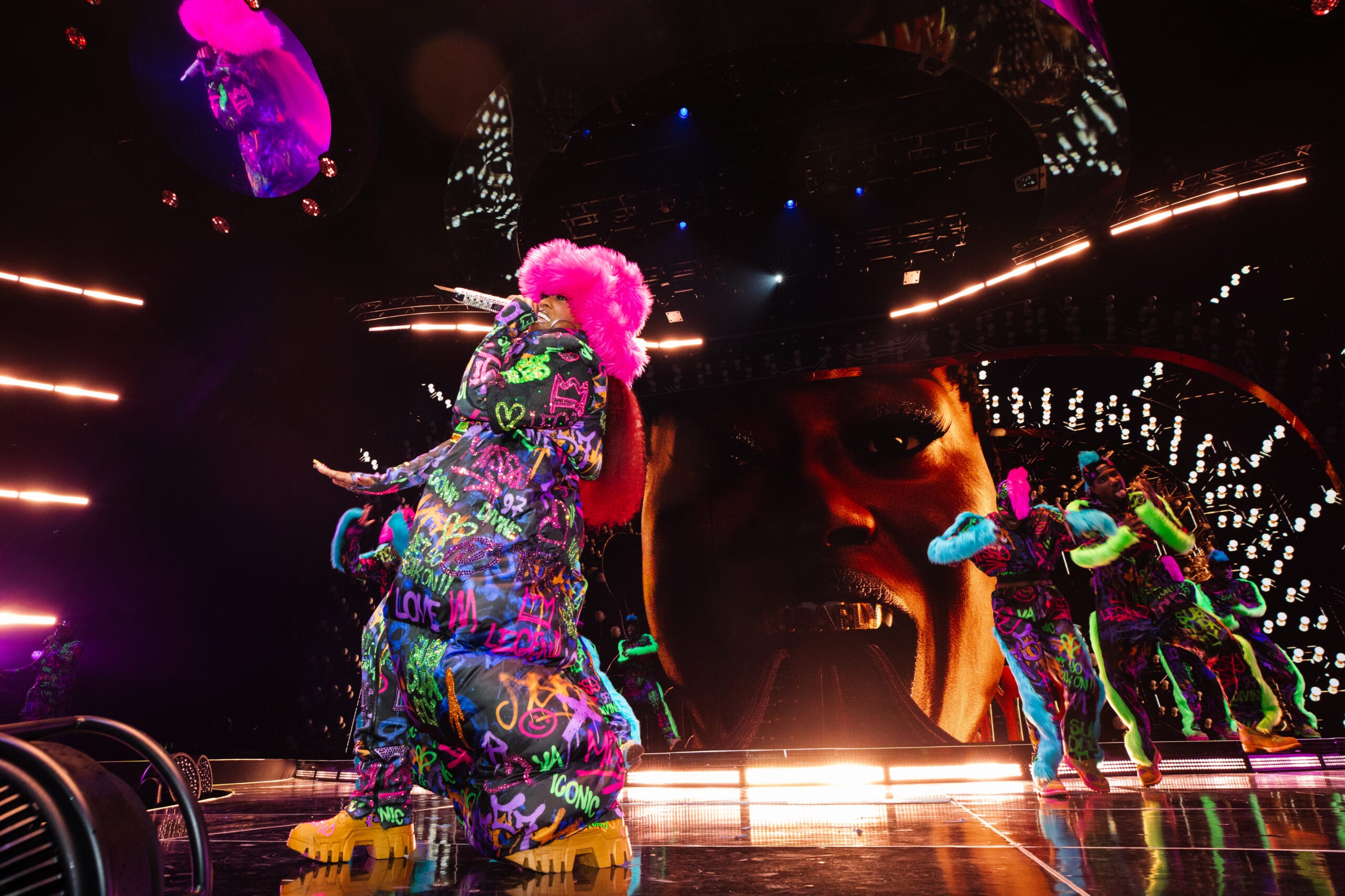 アリーナ　all saints missy  rader　oct 2000 Photos, review: Missy Elliott brings a playful show to TD Garden