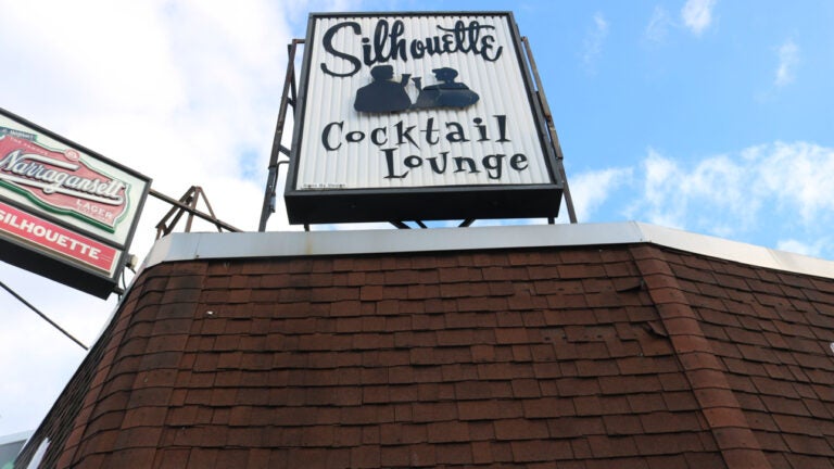 Silhouette Lounge sign