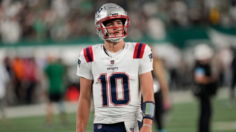 New England Patriots quarterback Drake Maye (10) warms up before playing against the New York Jets in an NFL football game, Thursday, Sept. 19, 2024, in East Rutherford, N.J.