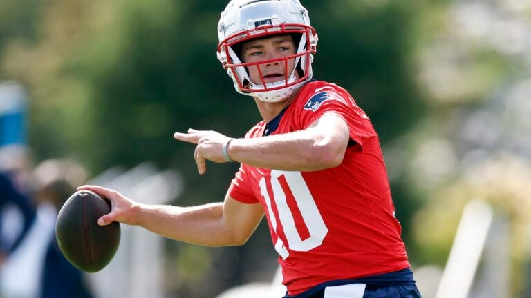 Tom Brady weighs in on whether Patriots decision to sit Drake Maye is the right move