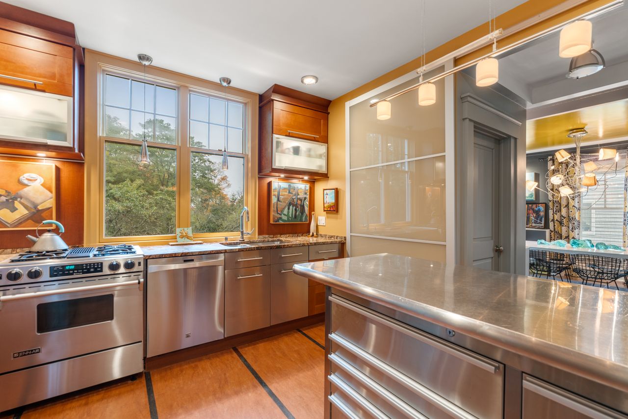 12-woodland-ave-beverly-kitchen