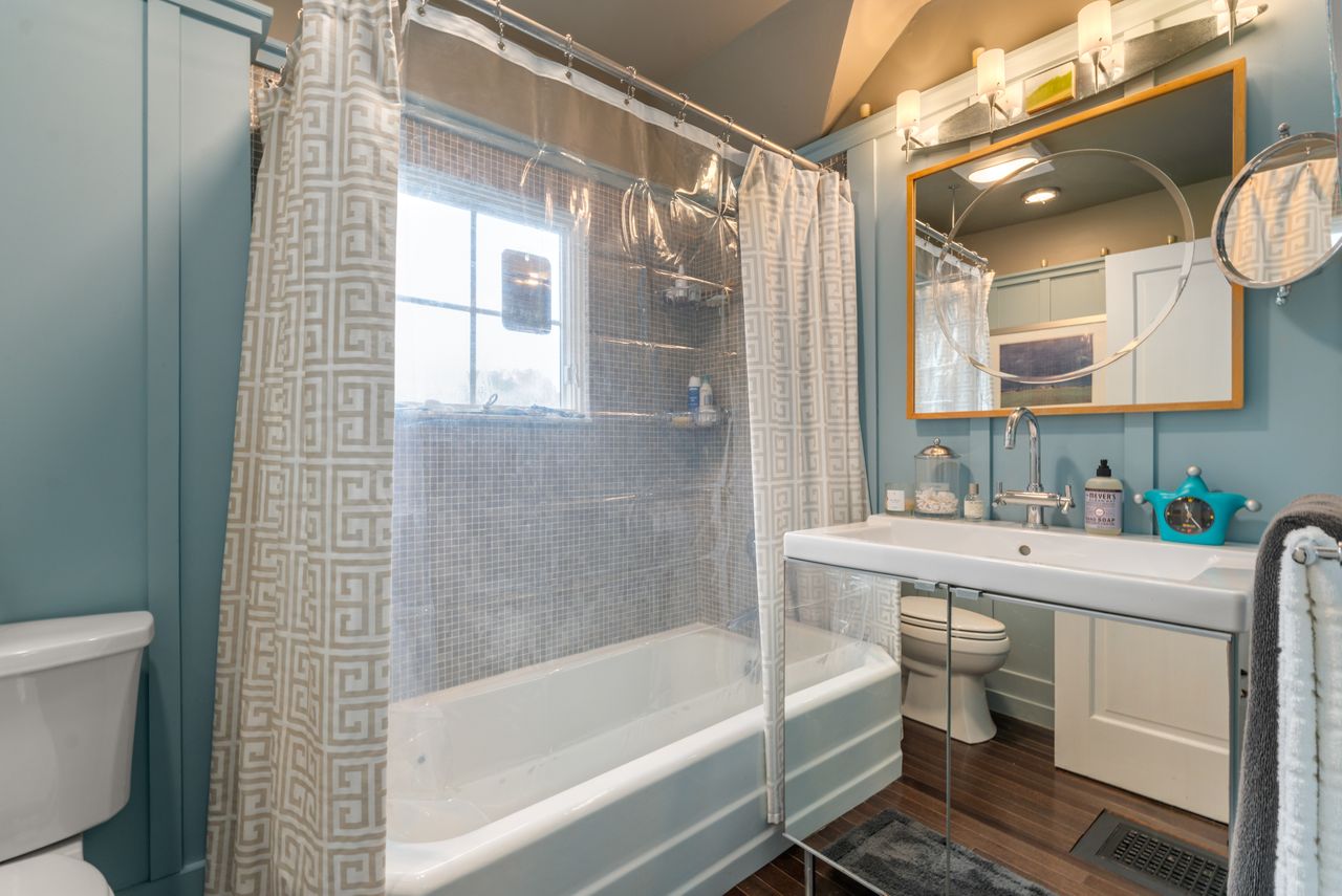 12-woodland-ave-beverly-full-bath