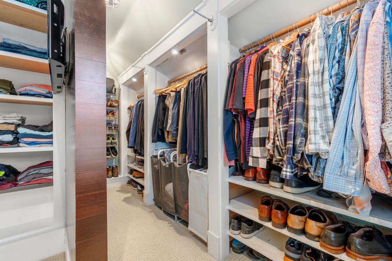 12-woodland-ave-closet