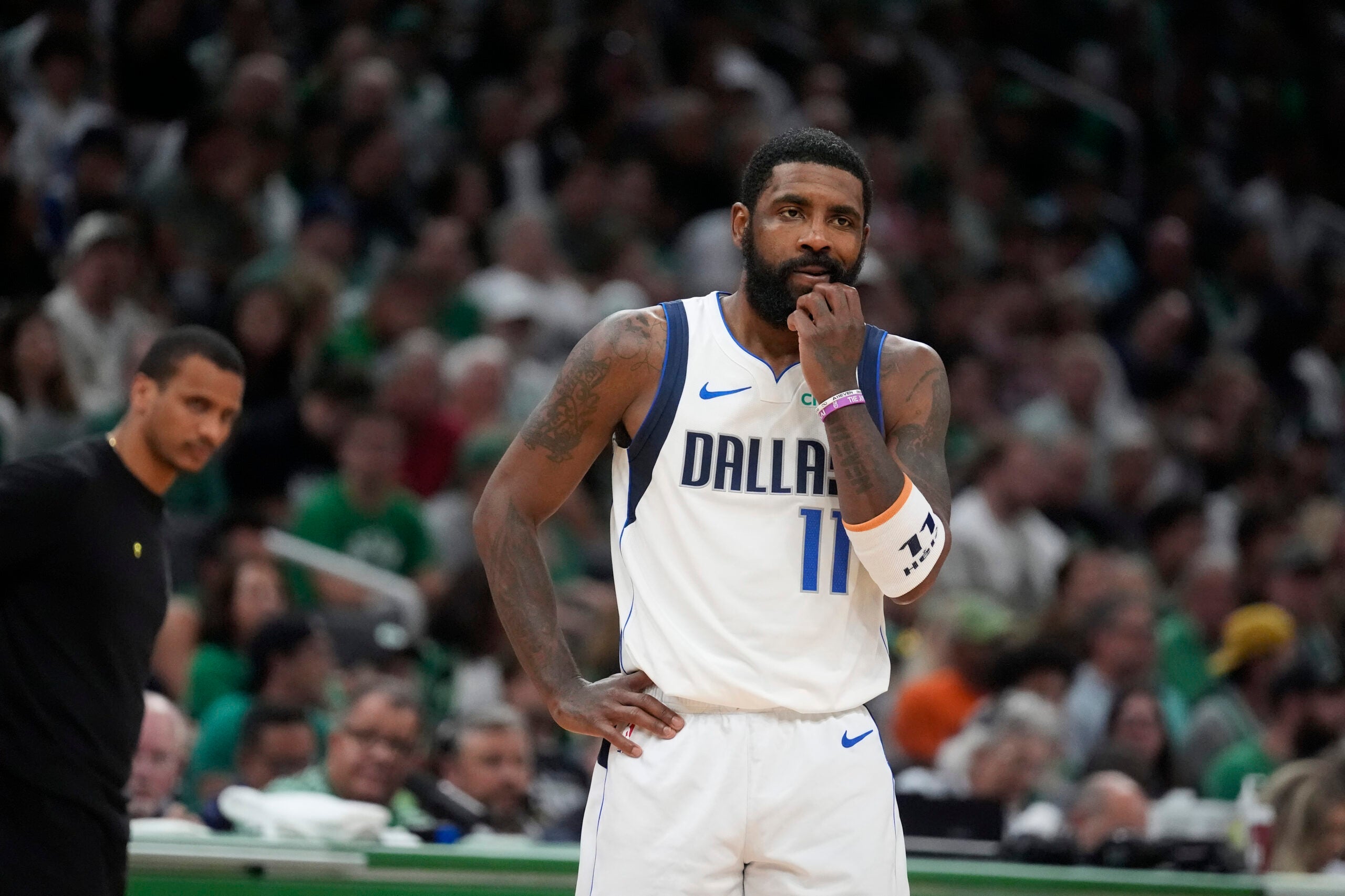 Irving: '23-24 Celtics 'one of the best defensive teams of