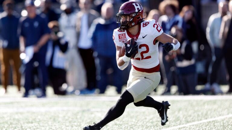 Xaviah Bascon's 2 touchdowns help Harvard beat FCS No. 16 UNH 28-23