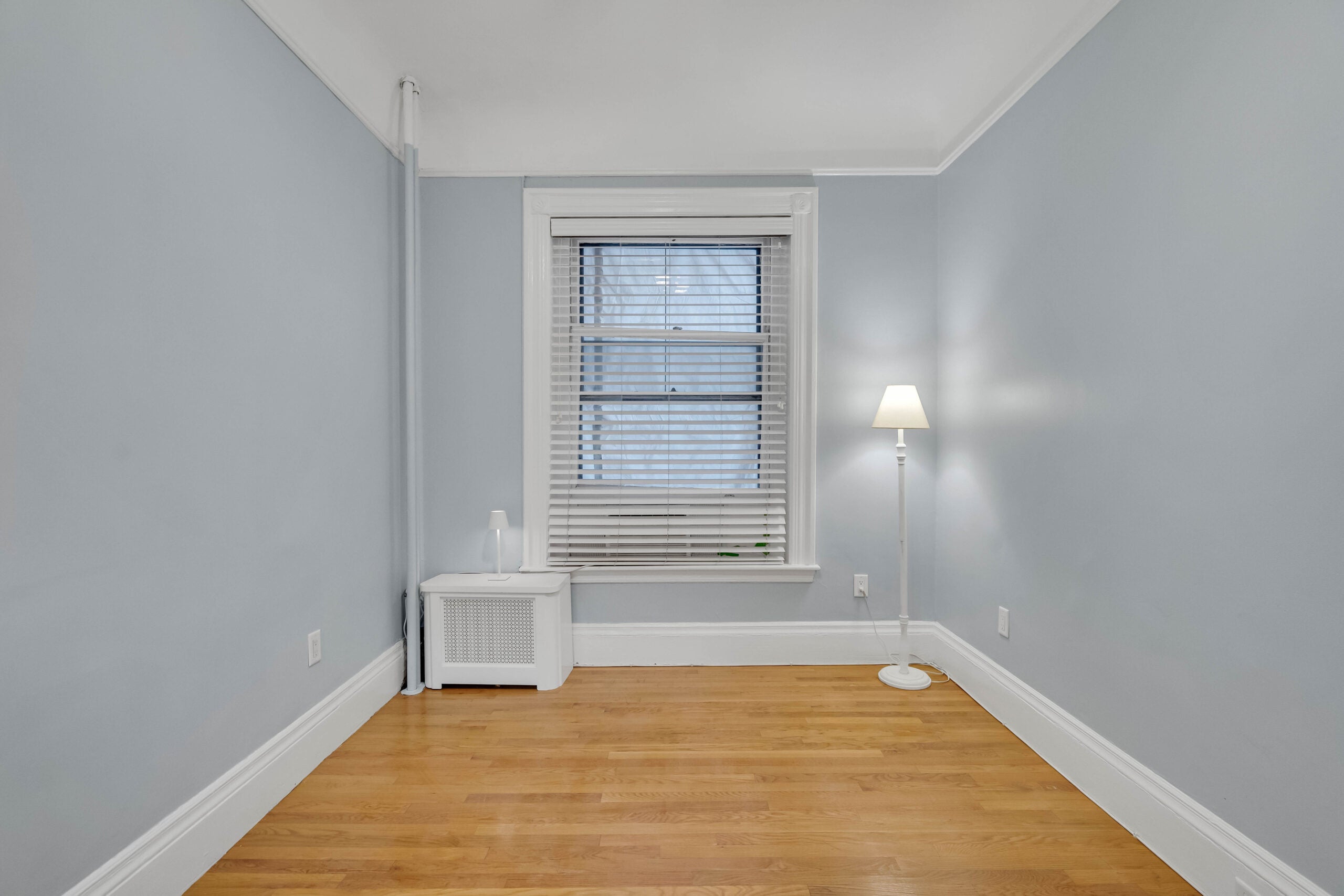290-comm-ave-unit-16-living