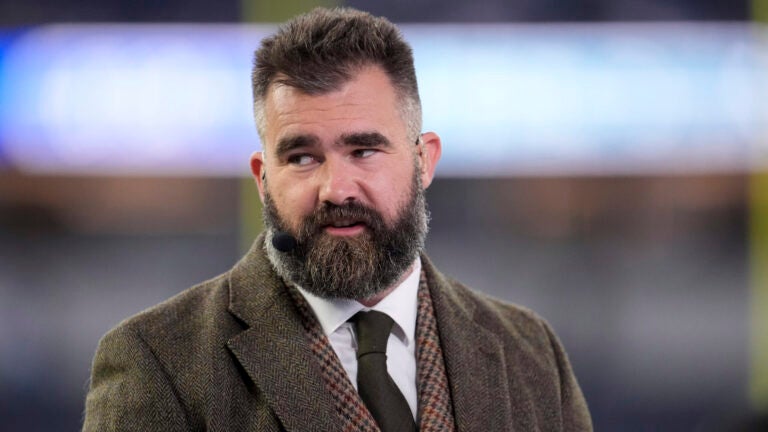 Jason Kelce before a game between the Rams and Dolphins.