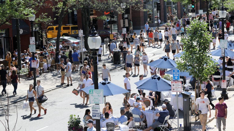 Newbury will be car-free for holiday shopping in December