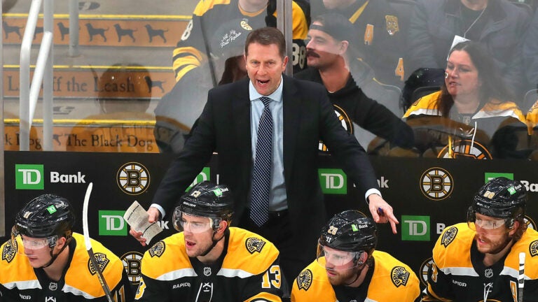 Bruins respond in Joe Sacco's first game as interim head coach