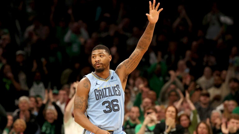 Marcus Smart receives a standing ovation at TD Garden