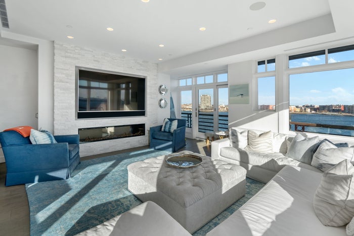 High-End Penthouse Rentals With Harbor Views preview