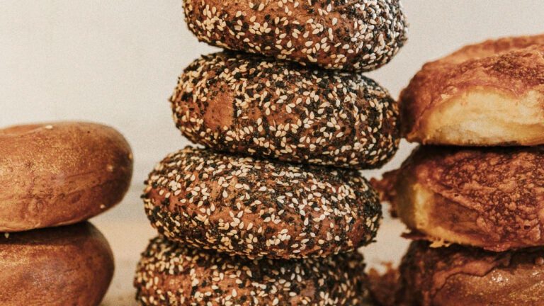 Haim praises Brick Street Bagels: 'Bomb bagels'