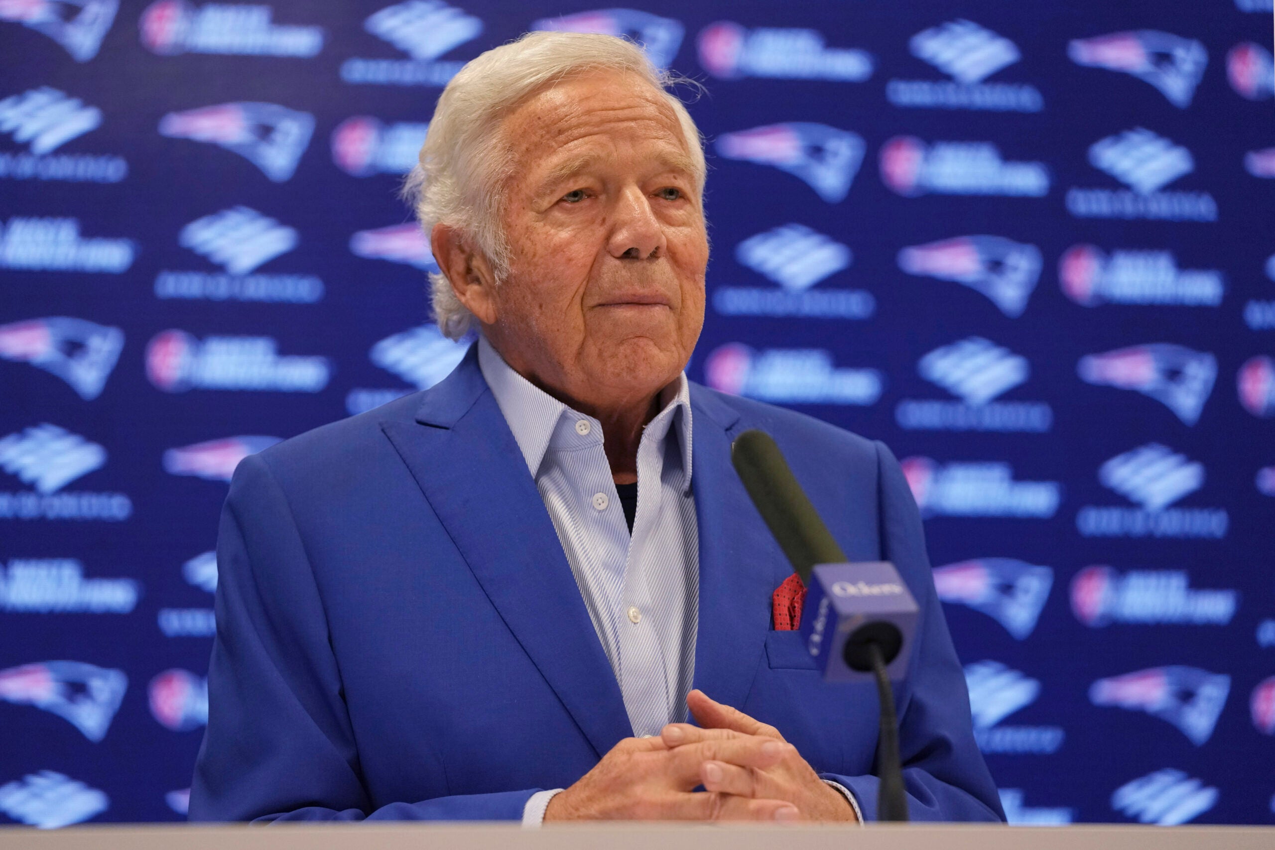 Robert Kraft took responsibility for Patriots, Jerod Mayo's failure